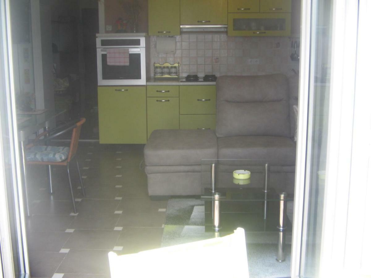 Apartman Karla Apartment ซริกเวนิซา ภายนอก รูปภาพ
