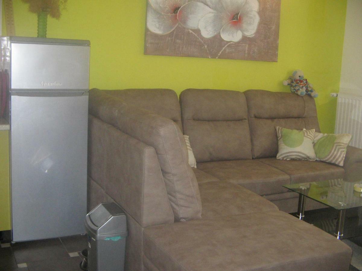Apartman Karla Apartment ซริกเวนิซา ภายนอก รูปภาพ